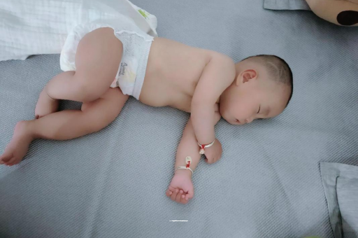 庆阳宝宝口水多怎么回事